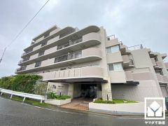 落ち着いた色合いと品のあるデザイン。帰るたびに安心感を感じられる佇まい。