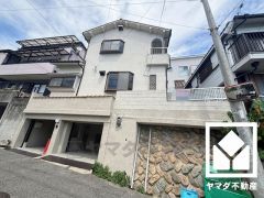 白を基調とした清潔感のある外観。帰るたびに安心感を感じられる佇まい。