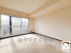 自然光を取り込む、開放感あふれる暮らし。隅々まで光が降り注ぎ、明るく心地の良い空間。