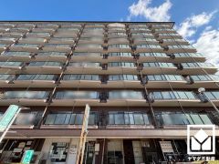 北側に国道43号線が通っています。阪神高速道路・名神高速道路と繋がる西宮インターチェンジも下道5分圏内で神戸方面や大阪方面へ出やすく、車での移動にも便利な立地です。