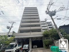 徒歩5分圏内に買い物施設が複数揃う、生活便利な環境です。