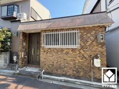 閑静な住宅街にあり、静かな環境で落ち着いた生活をお送りいただけます。