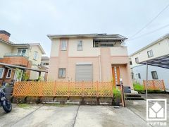 緑に囲まれた閑静な住宅地なので、穏やかな環境で四季折々の自然を感じながらお過ごしいただけます。