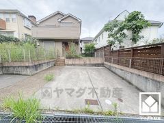 駐車スペース確保。重い荷物や雨の日の移動もスムーズで、快適なカーライフを実現。