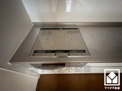 安全性と使いやすさを兼ね備えたIHクッキングヒーターで快適なキッチンライフ。