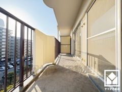 南向きバルコニーで陽当たり、風通し良好。たっぷりの洗濯物も気持ちよく乾きます。