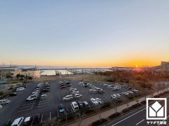 14階建て6階部分で前面に視界を遮る高い建物がなく、開放的な景色が広がります。ご成約でヤマダポイントプレゼント中です。お問合せお待ちしております。