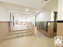 集合ポストが備わっています。鍵付きなので安心です。