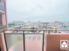 日差しが心地よい、南西向き6階住戸。