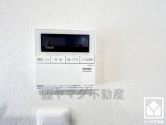 ボタン1つで自動でお湯張りができるオートバス機能付き。