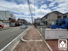 浴室暖房乾燥機付き。真冬の寒い浴室を暖かく、また雨の日の洗濯物の乾燥にと多用途に活躍する機能です。