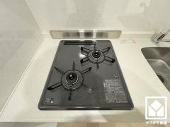 毎日の料理がもっとスムーズに。便利な2口コンロ付きキッチン。