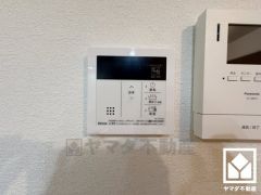 ボタン1つで自動でお湯張りができるオートバス機能付き。