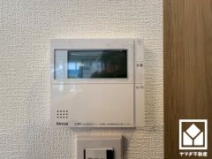 ボタン1つで自動でお湯張りができるオートバス機能付き。追い炊き機能もございますので、いつでも温かいお風呂に入ることができます。