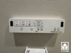 温水洗浄便座付きで、季節を問わずいつでも温かい便座をお使いいただけます。