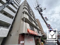 西側へ徒歩9分ほどの距離に緑豊かな「蓬川」が流れています。川沿い両岸約1kmに渡って遊歩道や緑地が整備されており、四季折々の美しい自然を感じながらお散歩やウォーキングなども楽しめる住環境です。