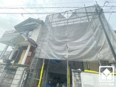 ブランコ・すべり台などの遊具やゆったりとした広場、東屋などが整備された「小松公園」まで徒歩5分など、徒歩圏内に広めの公園が複数あり、子育て世帯の方にもお勧めです。