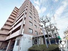 「セブンイレブン尼崎神田南通3丁目店」まで徒歩1分、「業務スーパー三和店」まで徒歩2分、「スギドラッグ尼崎三和店」まで徒歩2分など、お買い物施設が徒歩5分圏内に複数あり便利な住環境です。