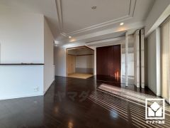 広々23.2帖のLDKが魅力。家族全員がリラックスできる、ゆったりとした快適リビングで温かい団らんの時間を。