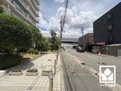 お買い物施設が徒歩圏内に複数あり、便利な住環境です。