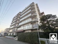 落ち着いた色合いと品のあるデザイン。帰るたびに安心感を感じられる佇まい。