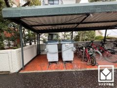 清潔なゴミ出し場で気持ち良くお使い頂けます。