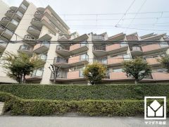 南向きバルコニーで陽当たり、風通し良好。バルコニーが2か所ございますので、お洗濯物をたっぷりと干す事ができます。