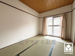 約6帖の和室です。バルコニーにつながるお部屋で、通風・陽当たり良好。