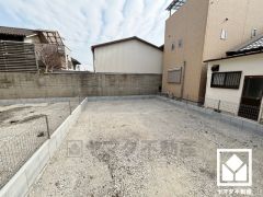 シャンプードレッサーがございます。シャワー水栓付きなので、忙しい朝でも身支度がしやすく時短になります。