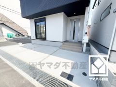 ゆったりとした広場や、ブランコやすべり台、複合遊具などが整備された「尼崎市丸橋公園」など、徒歩圏内に複数の公園があり、子育て世帯の方にもお勧めです。