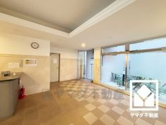 心地よい空間が広がる、清潔で美しいロビー。帰宅時や来客時にも気持ちの良い空間です。