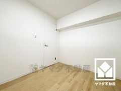 約4.5帖の洋室です。お子様のお部屋などにも丁度良い広さです。