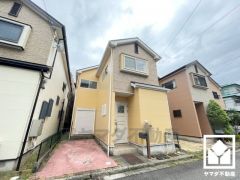 駐車スペース確保。玄関のそばで荷物の上げ下ろしができるので便利です。