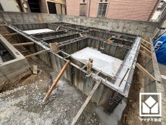 断熱・防音性の高い複層ガラスを採用し、冷暖房効率を高めながら、静かな環境で落ち着いた生活をお送りいただけます。（一部窓を除きます）