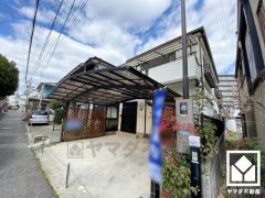 南西向きバルコニーで陽当たり、風通し良好。たっぷりの洗濯物も気持ちよく乾きます。屋根付きなので急な雨の日も安心ですね。