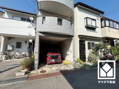 シューズボックスや洗面室にも奥行きのある物入があり、住空間を広々お使いいただけます。