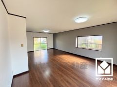 自然光を取り込む、開放感あふれる暮らし。隅々まで光が降り注ぎ、明るく心地の良い空間。