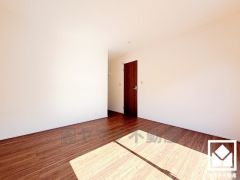 約8帖の洋室です。全居室にウォークインクローゼットがございますので、お部屋の広さを最大限に活用できます。