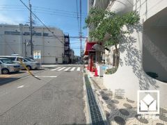 阪急電鉄神戸「園田」駅まで徒歩約6分の立地。「サンディ園田店」まで徒歩4分、「園和小学校」まで徒歩3分など、毎日の通勤・通学だけでなく、日常のお買い物や、休日のお出かけまで利便性に優れています。