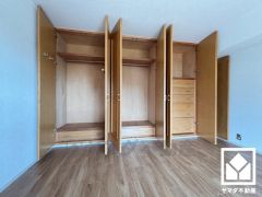 棚や引き出しも多く、整理整頓がしやすい設計になっています。