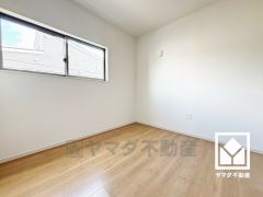 約4.5帖の洋室です。全居室フローリングでお掃除ラクラクです。