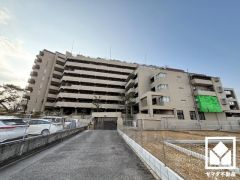 家族のごはん作りがはかどる。同時調理ができる3口コンロ付き。