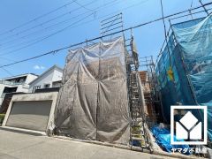 全居室収納付き。階段下収納や玄関収納など他にも収納スペースが多数あり、住空間を広々お使いいただけます。