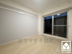 約6.0帖の南東側洋室です。全居室フローリングでお掃除ラクラクです。