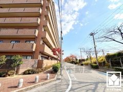 階下のない1階住戸のため、足音や物音を気にせず生活していただけます。