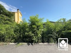 前面道路幅員約7.3mとゆったりとした広さがあるのでファミリーカー等の車の出入れも楽にできます