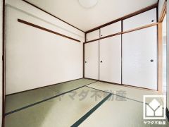 和の趣と現代の快適さを兼ね備えた空間。開放的にも、落ち着いたプライベート空間にもなる和室の魅力をぜひ。