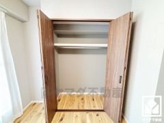 新たに家具を買わなくても良いので、ハンガーパイプ付きのクローゼットは嬉しいですね。