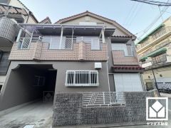 洗練された外観デザインが、住まう誇りを演出。街並みに馴染みながらも、ひときわ目を引く存在感。