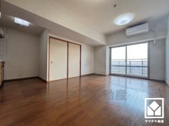 JR福知山線・東西線「尼崎」駅まで徒歩約4分、阪神電鉄本線「杭瀬」駅まで徒歩約27分の立地。